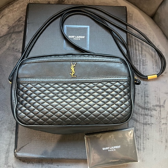 Yves Saint Laurent Handbags - Yves Saint Laurent Victoire Camera Bag